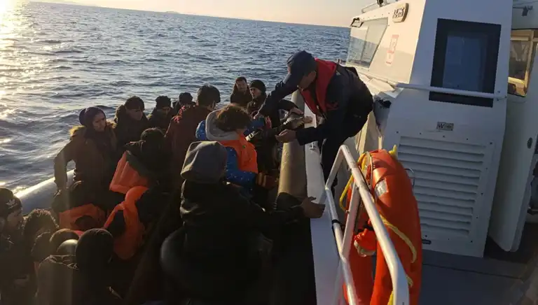 Ege'de 41 Düzensiz Göçmen Kurtarıldı